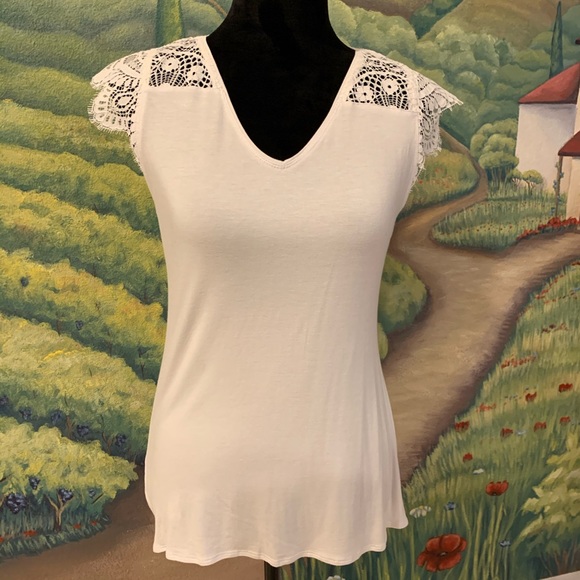Blouse sleeveless top with laced back - Picture 3 of 4